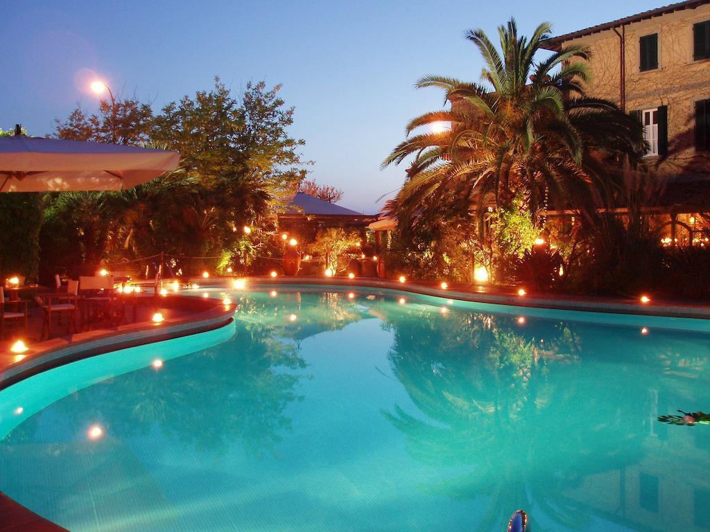 Hotel Villa Maremonti Marina di Massa Exterior photo