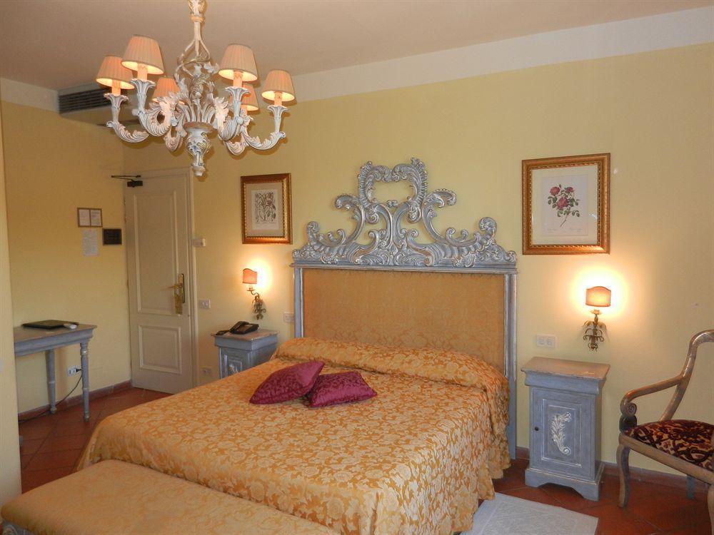 Hotel Villa Maremonti Marina di Massa Exterior photo